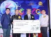 Donation to Persatuan Belia Xiang Lian by Dato Ho Hee Lee